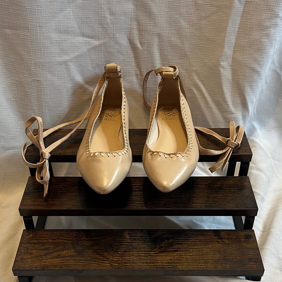 Vince Camuto Cream Flats with detail - Picture 2 of 6